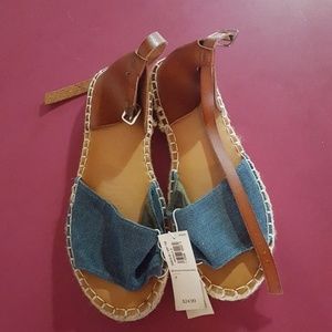NWT "jean" beach sandal